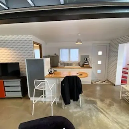 Maison Duplex Avec Terrasse Proche De La Gare Sncf *